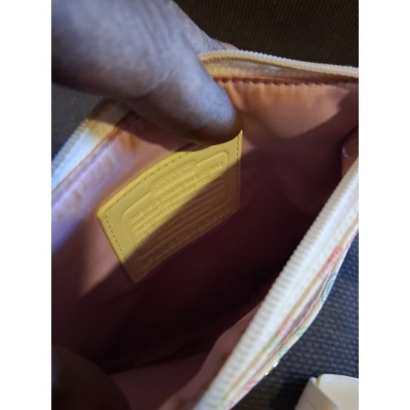 COACH WAVERLY SIGNATURE CROSSBODY‎ SWINGPACK WHITE PINK BLUE GREEN 43625 - Picture 3 of 3